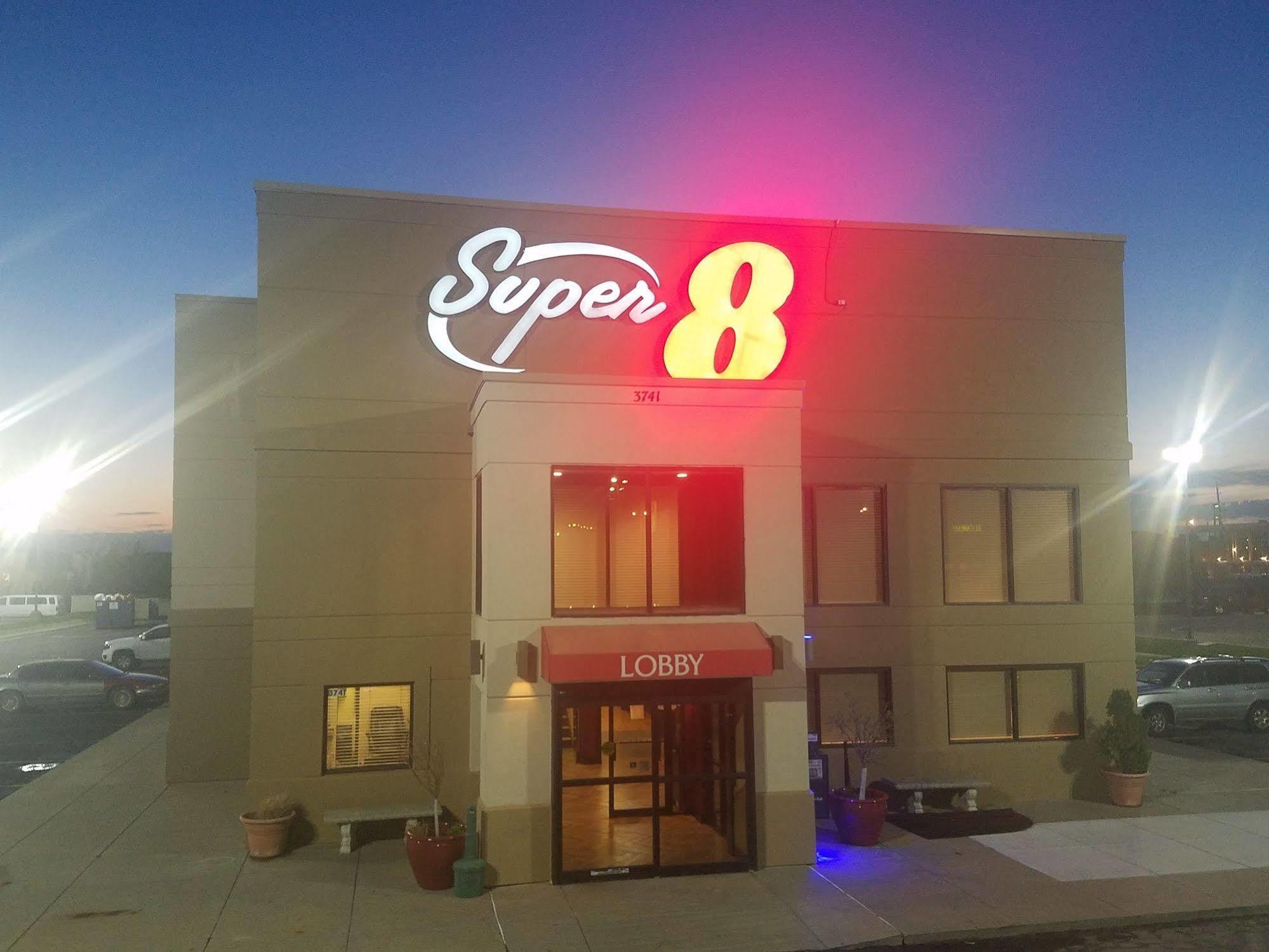 Super 8 By Wyndham Wichita North Hotel Kültér fotó